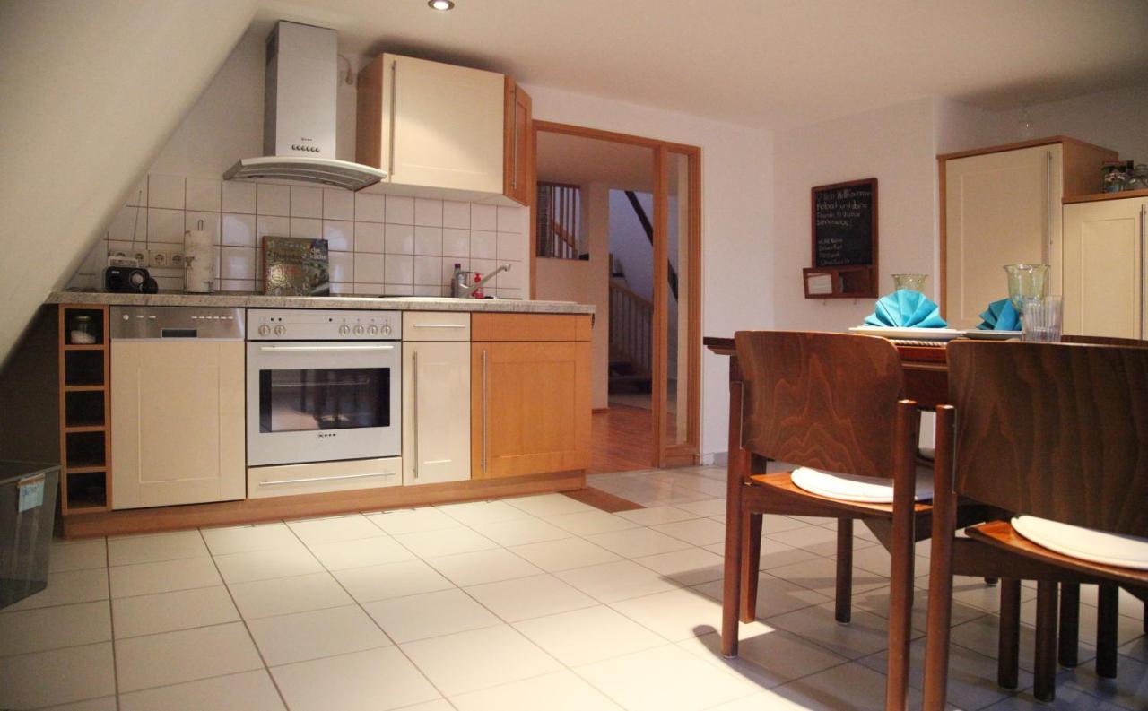 Wunderschoene Dachgeschoss - Maisonette Rostock Exterior foto