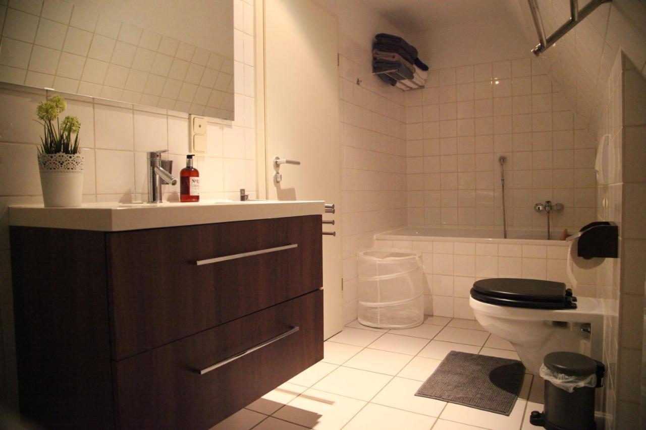 Wunderschoene Dachgeschoss - Maisonette Rostock Exterior foto